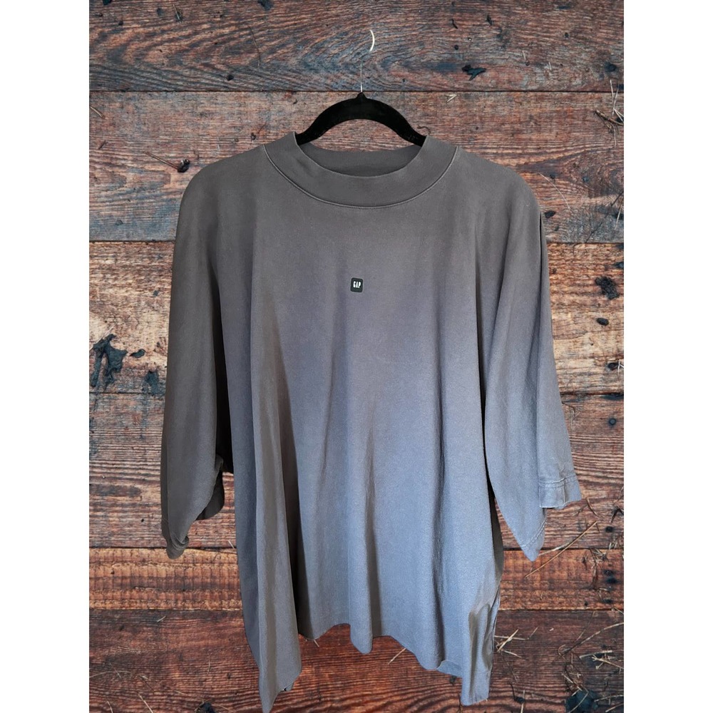 MEN’S - Yeezy Gap Balenciaga - Small Logo Shirt/Sweatshirt - SIZE US MEDIUM